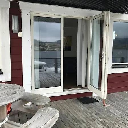 Northcape Nature Rorbuer - 3 - Dock North Holiday home Gjesvaer